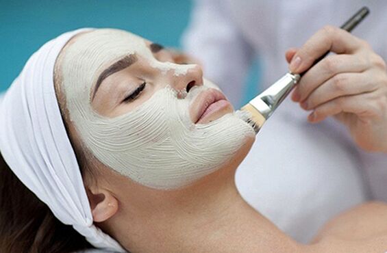 Peeling wajah merupakan salah satu metode peremajaan kulit secara estetika